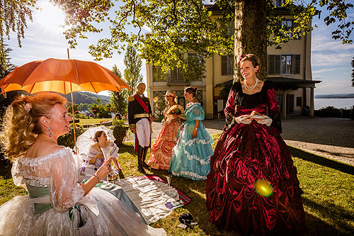 Kaiserliches Picknick im Garten von Schloss Arenenberg