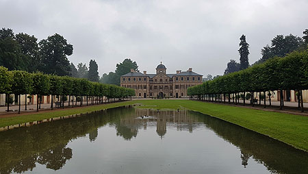 Schlosspark Favorite im Zustand er Überschwemmung.