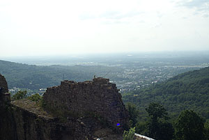 Blick von Schloss Hohenbaden in die Rheinebene
