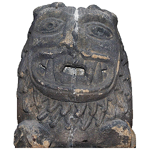 Säulenfuß mit Löwenskulptur, St. Johannes Worms, untere Zwerggalerie, um 1180 (Foto: R. Uhrig)