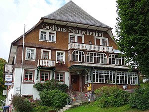 Der Schneckenhof in Schollach, auf den Naturpark-Gästeführerin Anke Wittek zu einer Zeitreise einlädt. © Dr. Anke Wittek