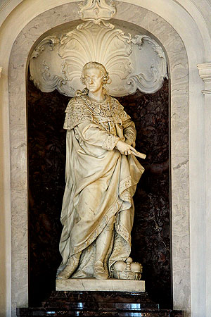 Standbild des Kurfürsten im Rittersaal des Mannheimer Residenzschlosses. 