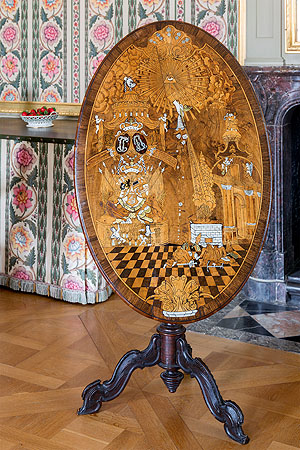 Schloss Schwetzingen, Kaffeetisch des Kurfüsten Carl Theodor. Foto: Tobias Schwerdt/ssg