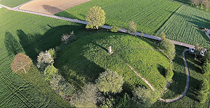 Keltengrab Hochdorf: Rekonstruktion des rabmals auf dem Grabhügel. Quelle: Landesamt für Denkmalpflege im Regierungspräsidium Stuttgart, O. Braasch